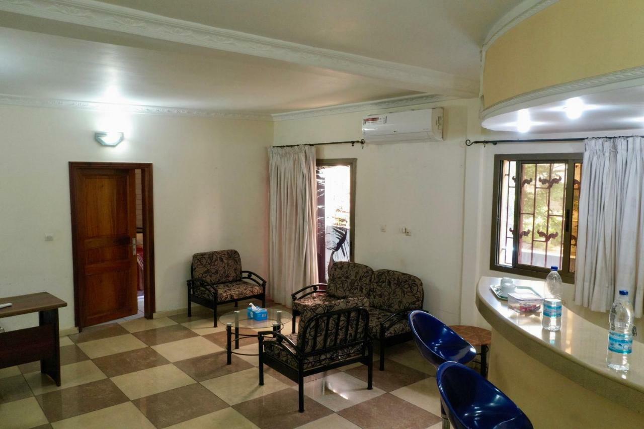 Petit Motel Beijing Абиджан Экстерьер фото