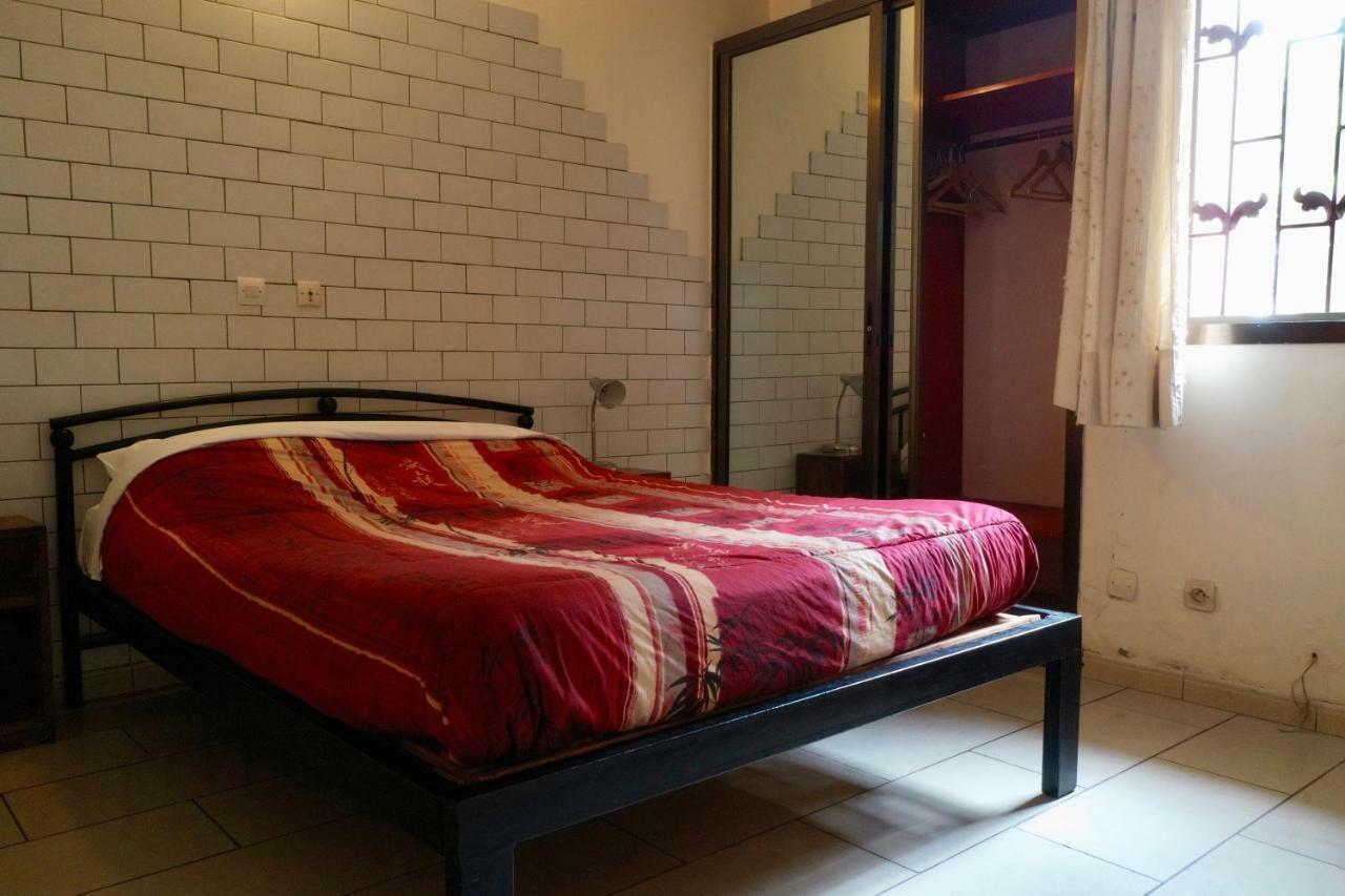 Petit Motel Beijing Абиджан Экстерьер фото
